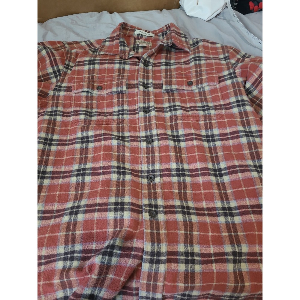 L.L. Bean Chamois Flannel button down Shirt Men SZ M Reg Traditional fit outdoor - Picture 9 of 10